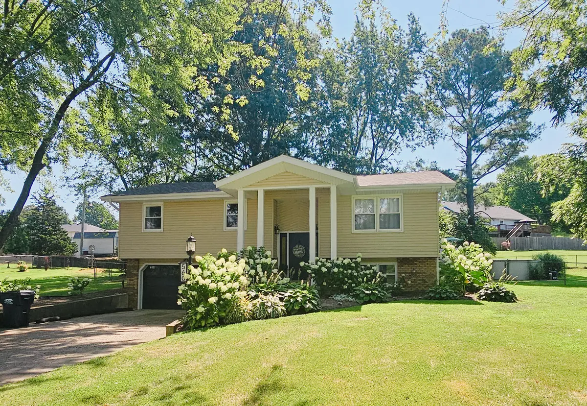 560 W Hubble Drive, Marshfield, MO 65706 - Image #1
