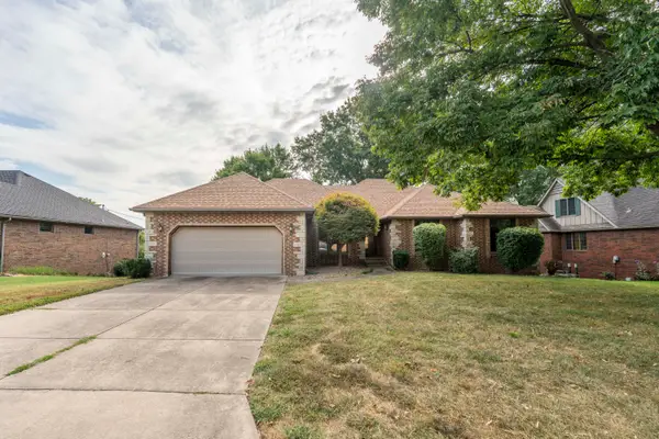 1860 S Brandon Avenue, Springfield, MO 65809