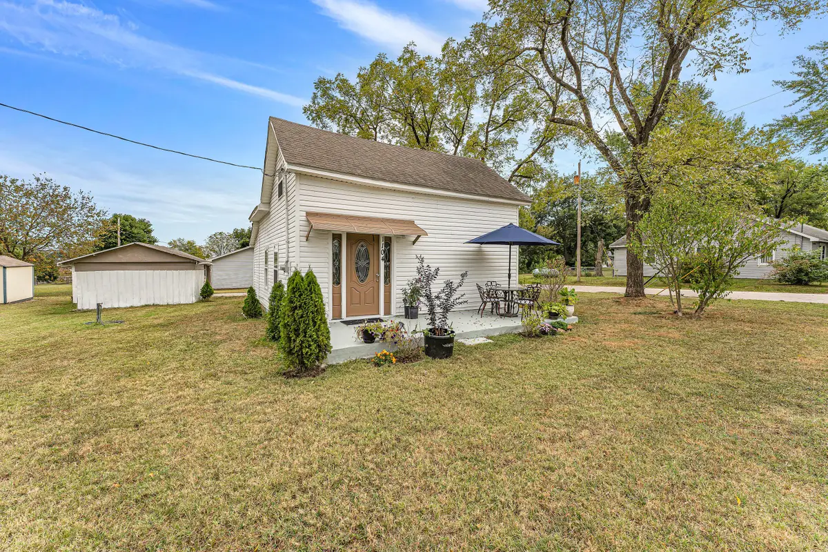 1104 N Oak, Buffalo, MO 65622 - Image #1