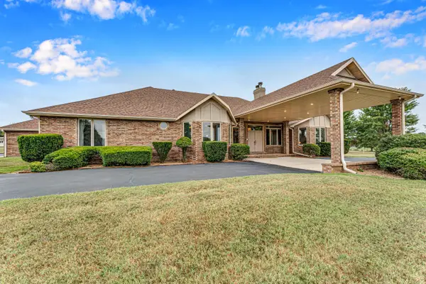 1526 E Lakecrest Drive, Ozark, MO 65721