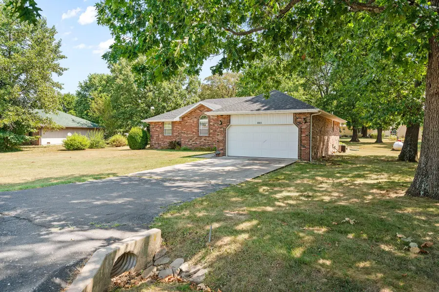 120 N Oak Grove Street, Marshfield, MO 65706 - Image #2