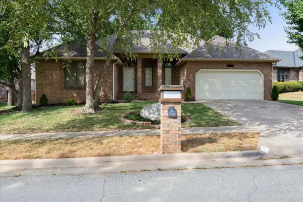 2179 E Richmond Street, Springfield, MO 65804