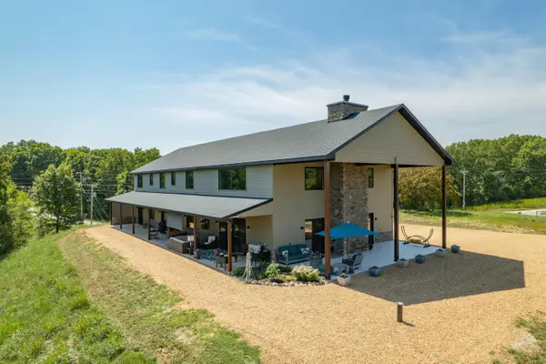 10 Roll Top Circle, Cape Fair, MO 65624