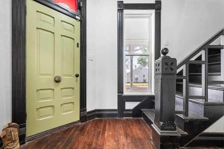 327 E Chestnut Street, Bolivar, MO 65613 - Image #3