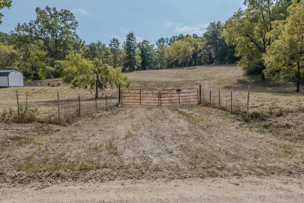 13472 Pecan Drive, Lebanon, MO 65536 - Image #1