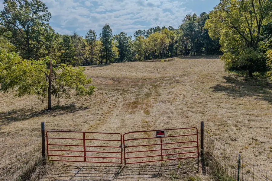 13472 Pecan Drive, Lebanon, MO 65536 - Image #2