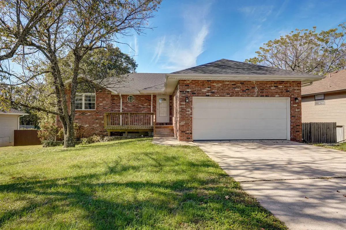 2823 N Washington Avenue, Springfield, MO 65803 - Image #1