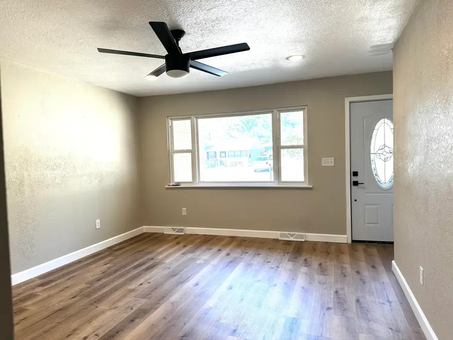 1462 E Wayland Street, Springfield, MO 65804 - Image #2