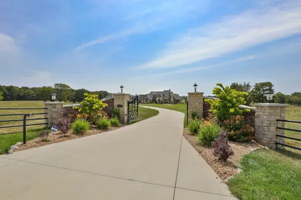 9784 E Farm Road 104, Strafford, MO 65757