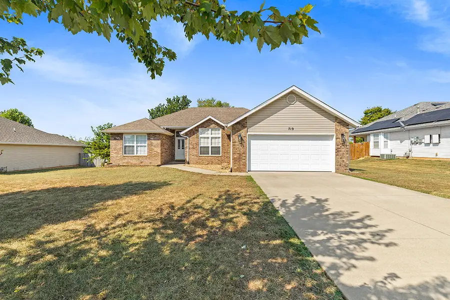 719 Shelley Street, Willard, MO 65781 - Image #2