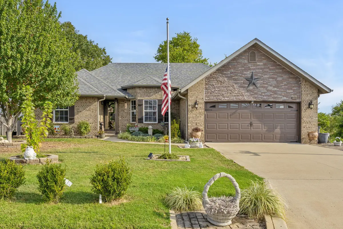 307 E Cypress Street, Clever, MO 65631 - Image #1