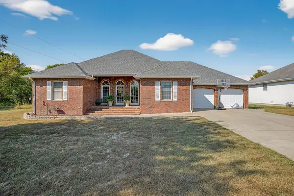 134 Moonlight Valley Drive, Ash Grove, MO 65604