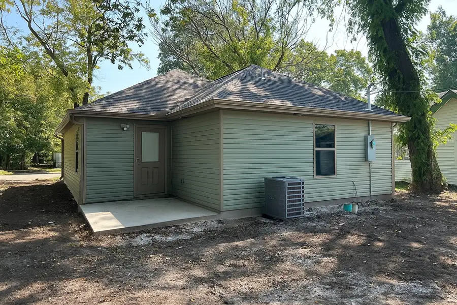 1110 S Moffet Avenue, Joplin, MO 64801 - Image #2