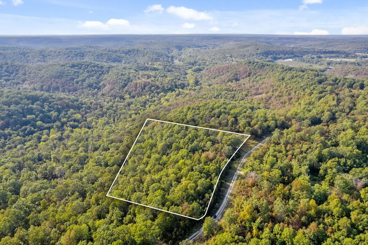 30415 Mauka Drive, Lebanon, MO 65536 - Image #1