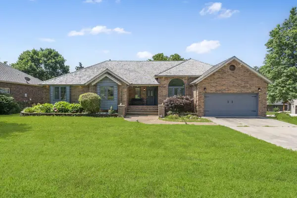 930 W Sherwood Drive, Springfield, MO 65810