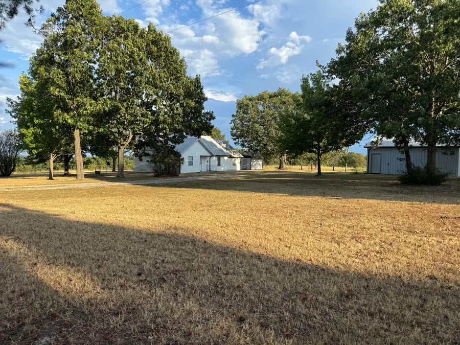 23211 Farm Road 2050, Aurora, MO 65605 - Image #2