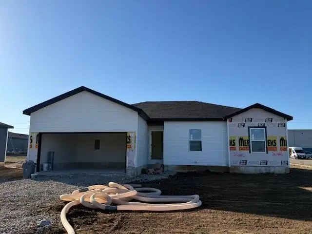 111 Maverick Drive, Mount Vernon, MO 65712 - Image #1