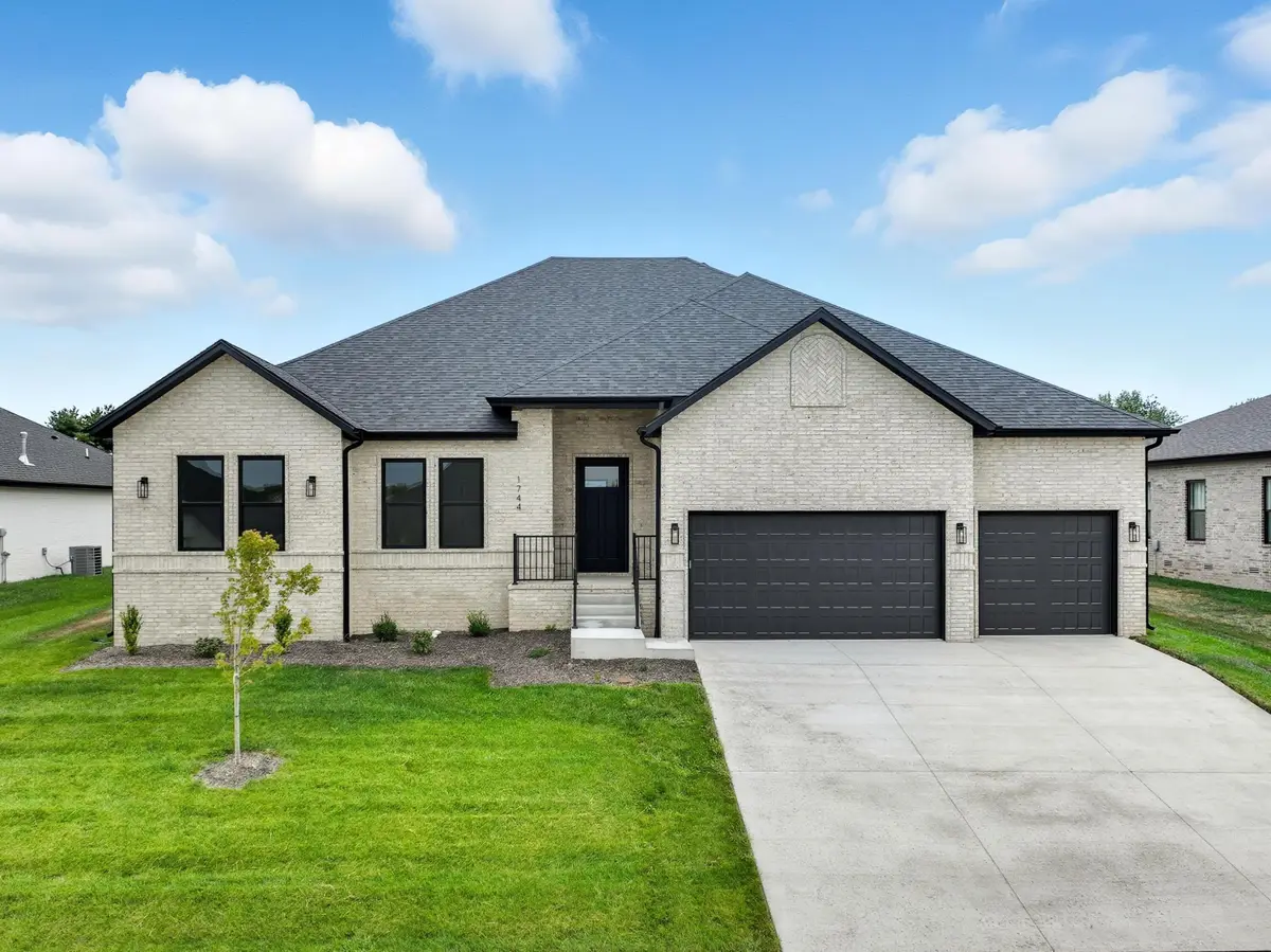 1744 E Cobblestone Drive, Ozark, MO 65721 - Image #1