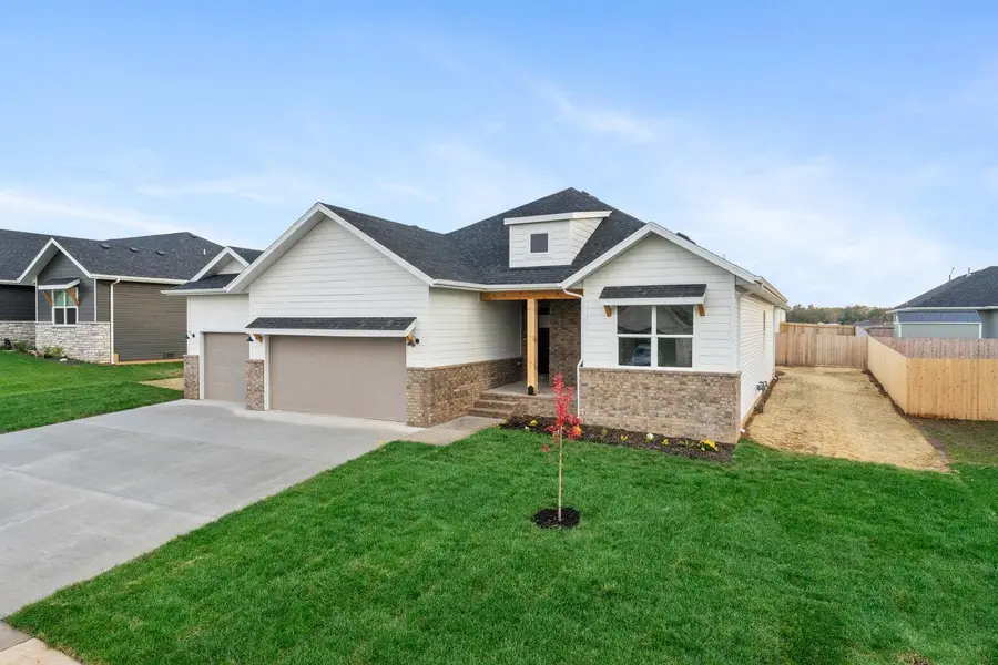 197 E Clayton Lane, Republic, MO 65738 - Image #2