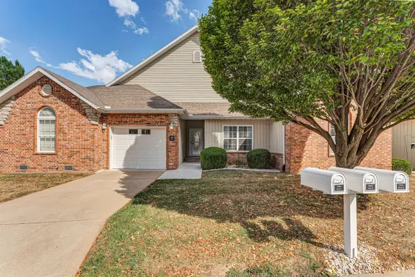 1396 N Sandy Creek Circle #2, Nixa, MO 65714