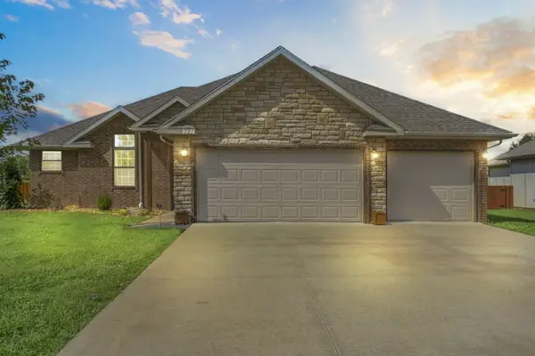 5721 W Alexa Lane, Springfield, MO 65802