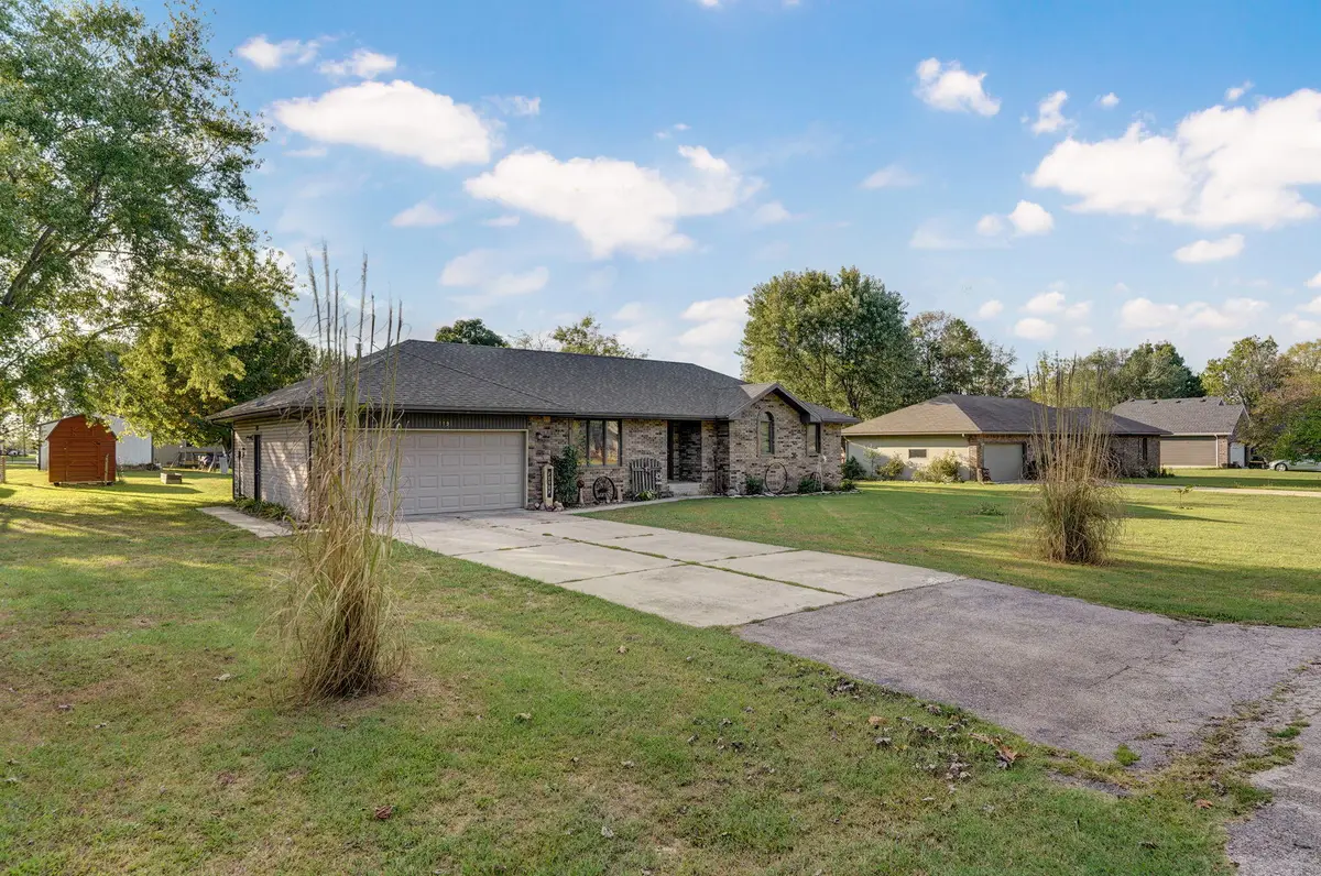 119 N Oak Grove Street, Marshfield, MO 65706 - Image #1