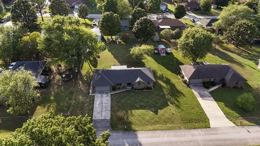 119 N Oak Grove Street, Marshfield, MO 65706 - Image #3