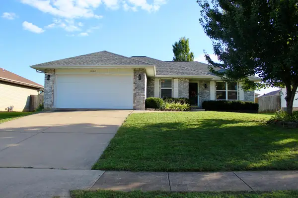 3840 W Overland Street, Springfield, MO 65807