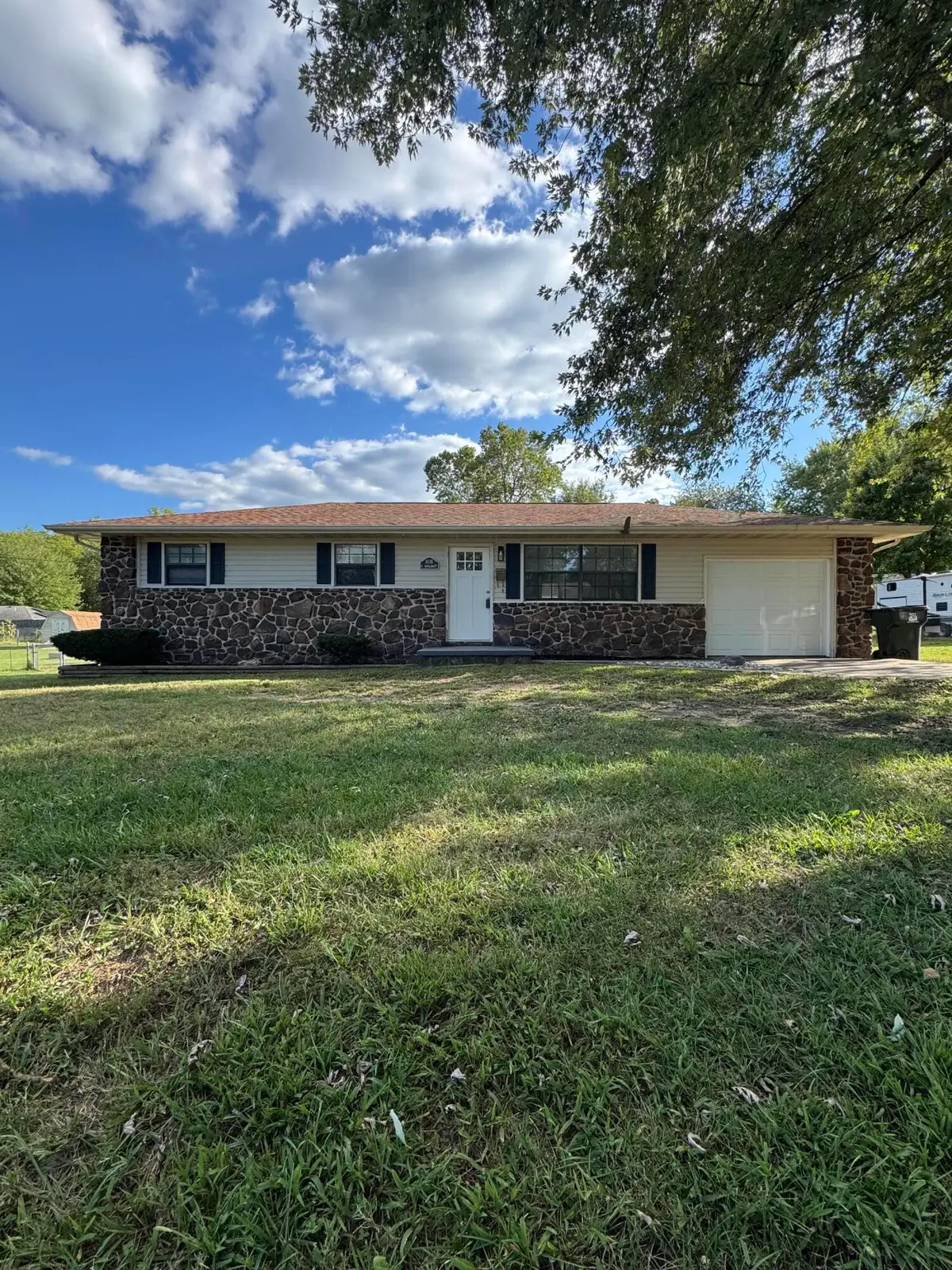 808 E Walnut Street, Aurora, MO 65605 - Image #1