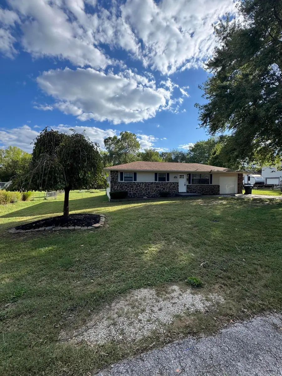 808 E Walnut Street, Aurora, MO 65605 - Image #3