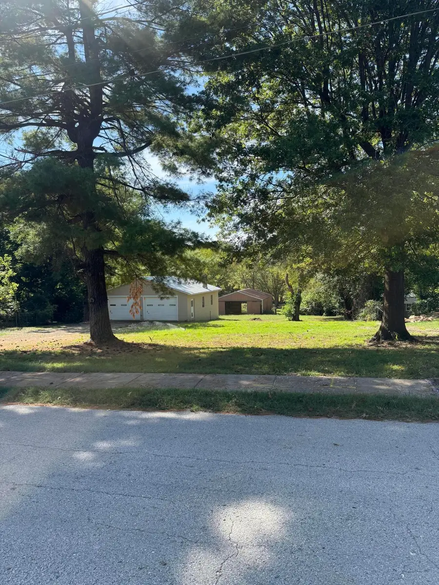 2453 N Albertha Avenue, Springfield, MO 65803 - Image #3