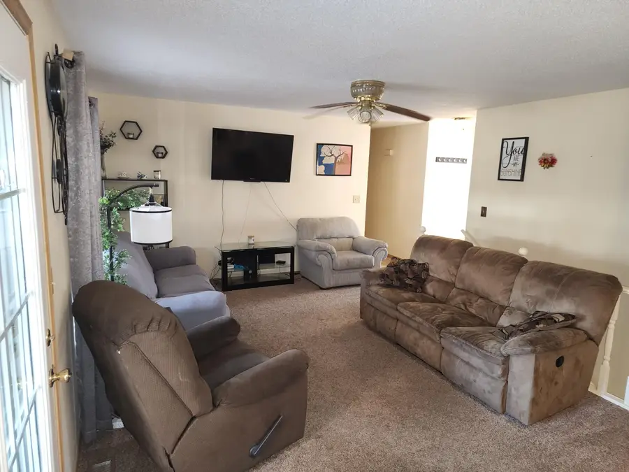 670 Lone Pine Street, Houston, MO 65483 - Image #3