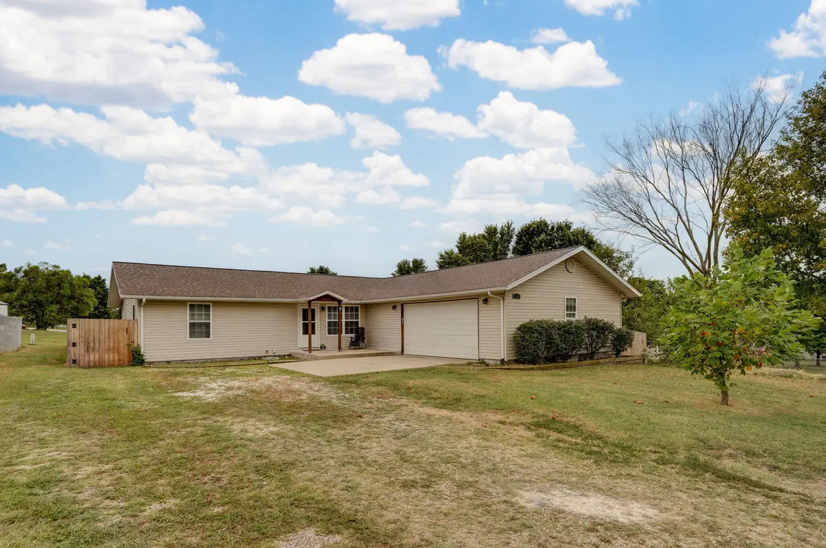 1422 W Commercial Street, Buffalo, MO 65622 - Image #1