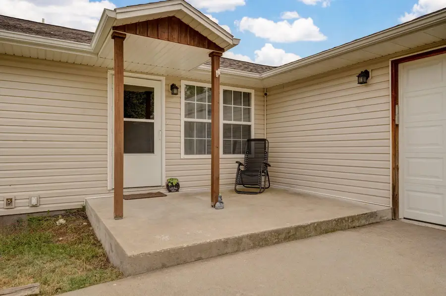 1422 W Commercial Street, Buffalo, MO 65622 - Image #3