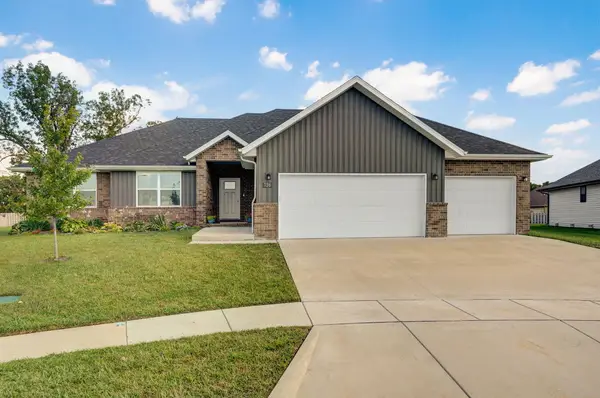 736 E Penzance Circle, Nixa, MO 65714