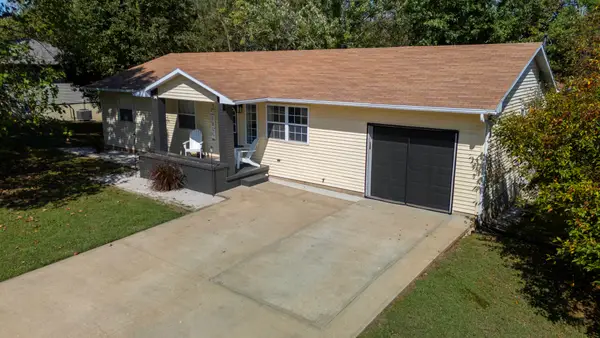 507 E Sunset Street, Stockton, MO 65785
