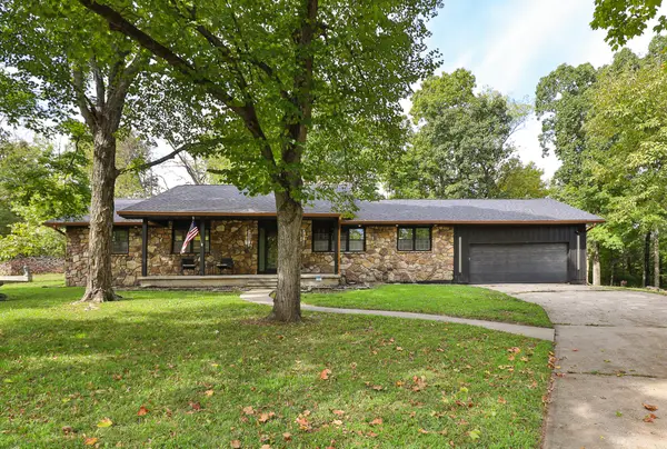 5387 S Woodcliffe Drive, Springfield, MO 65804