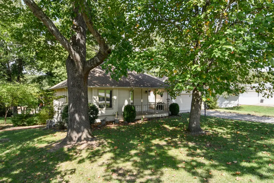 230 Groton Street, Hollister, MO 65672 - Image #2