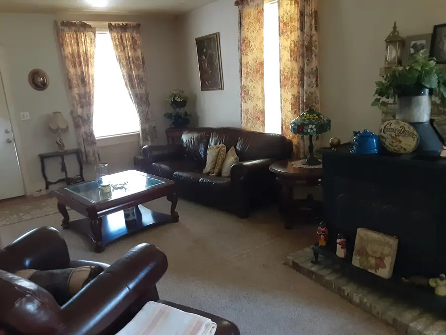 117 N Main St Street, Greenfield, MO 65661 - Image #3