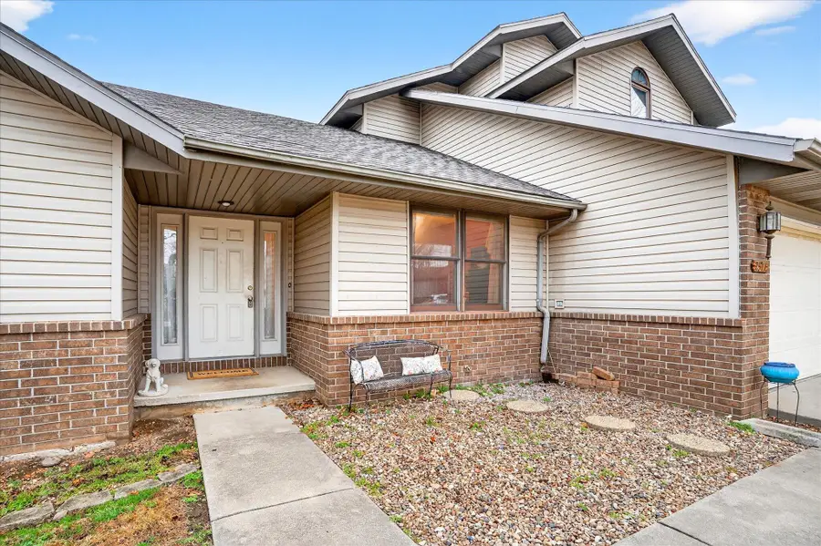 2571 N Honeysuckle Way, Springfield, MO 65802 - Image #2