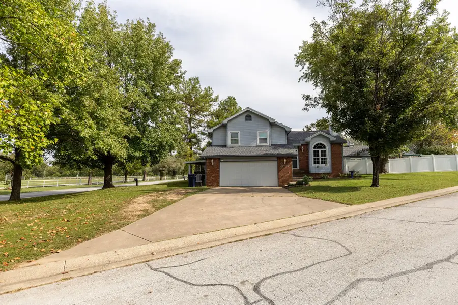 1621 Crestwood Drive, Webb City, MO 64870 - Image #2
