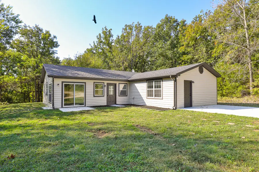 3820 N Royal Mountain Lane, Bolivar, MO 65613 - Image #2
