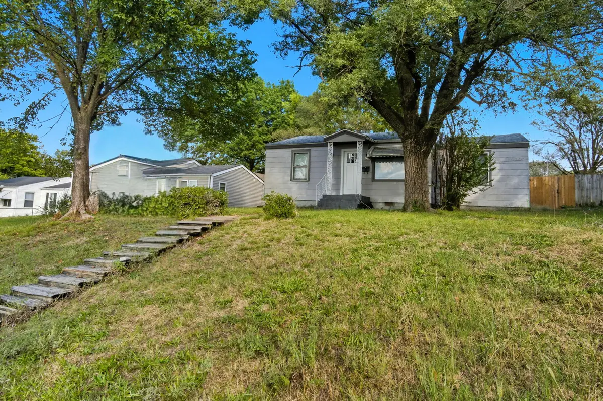 411 S Saint Charles Avenue, Joplin, MO 64801 - Image #1