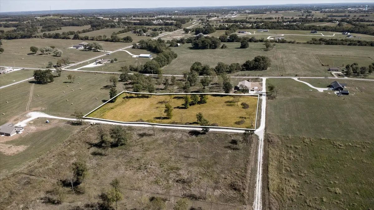 007 S 82nd Road, Bolivar, MO 65613 - Image #1