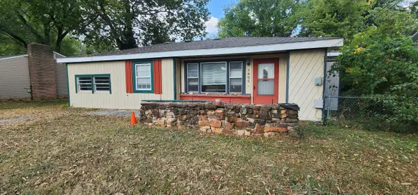 1405 W Meadowmere Street, Springfield, MO 65807