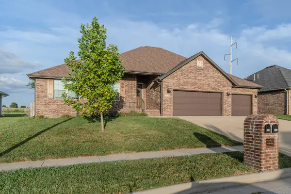 3764 N Huntington Avenue, Springfield, MO 65803