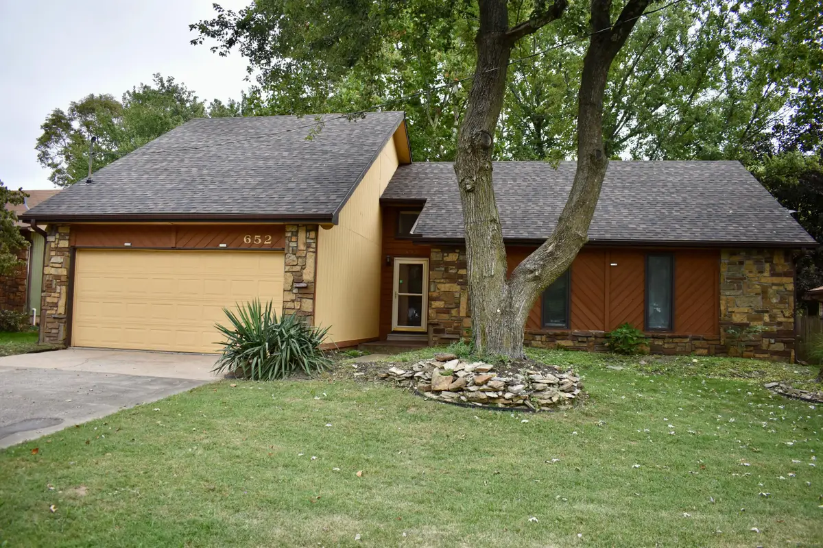 652 S Barnes Avenue, Springfield, MO 65802 - Image #1