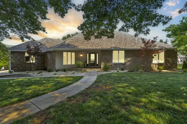 1320 S Raintree Place, Springfield, MO 65809