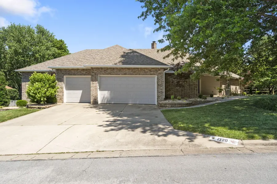 1320 S Raintree Place, Springfield, MO 65809 - Image #2