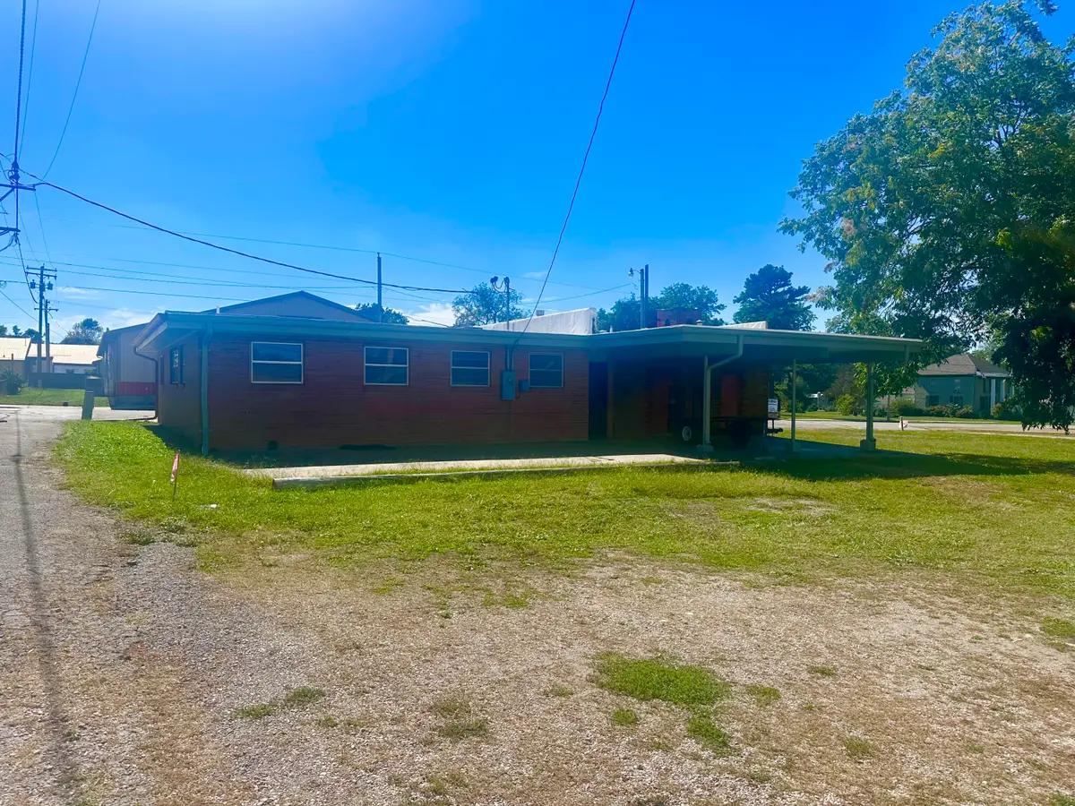 408 W Water Street, Greenfield, MO 65661 - Image #1